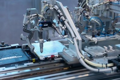 車叔帶你走進(jìn)工廠,揭秘為什么軒逸純電的電池更靠譜!